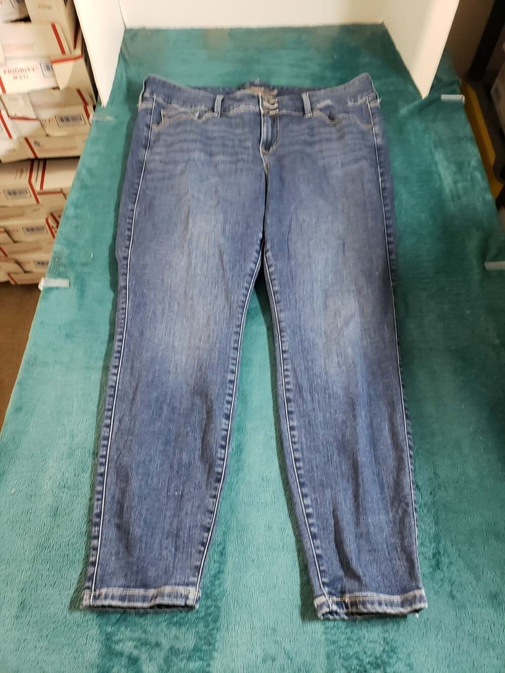 Torrid Jeans Size 18 Short Womens Blue Stretch Pants Ladies Mid Rise Jegging
